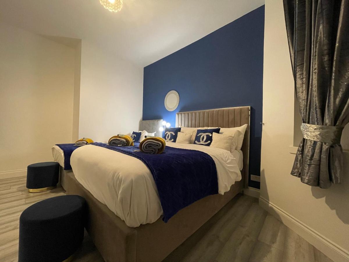 Apartamento Hla Holytown Mossend Exterior foto