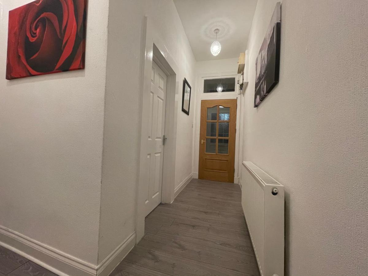 Apartamento Hla Holytown Mossend Exterior foto