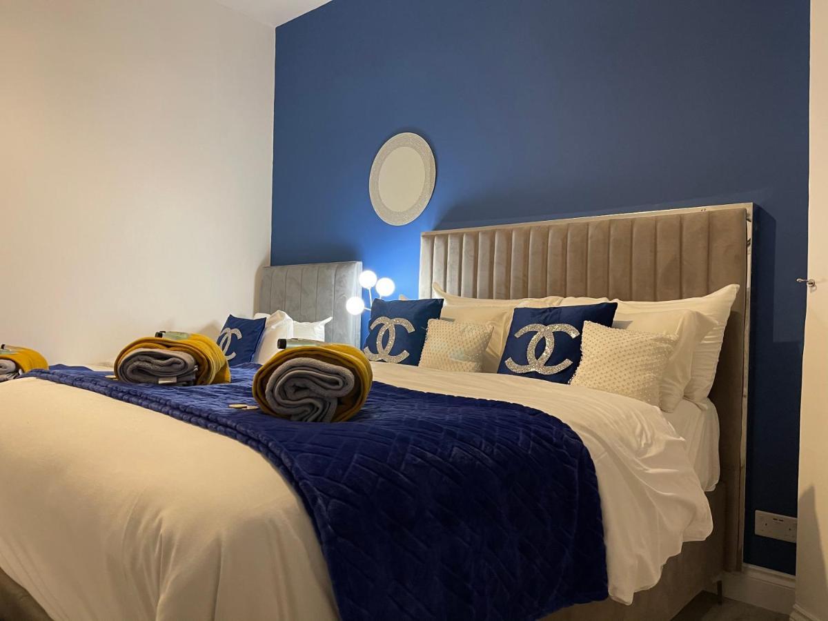 Apartamento Hla Holytown Mossend Exterior foto