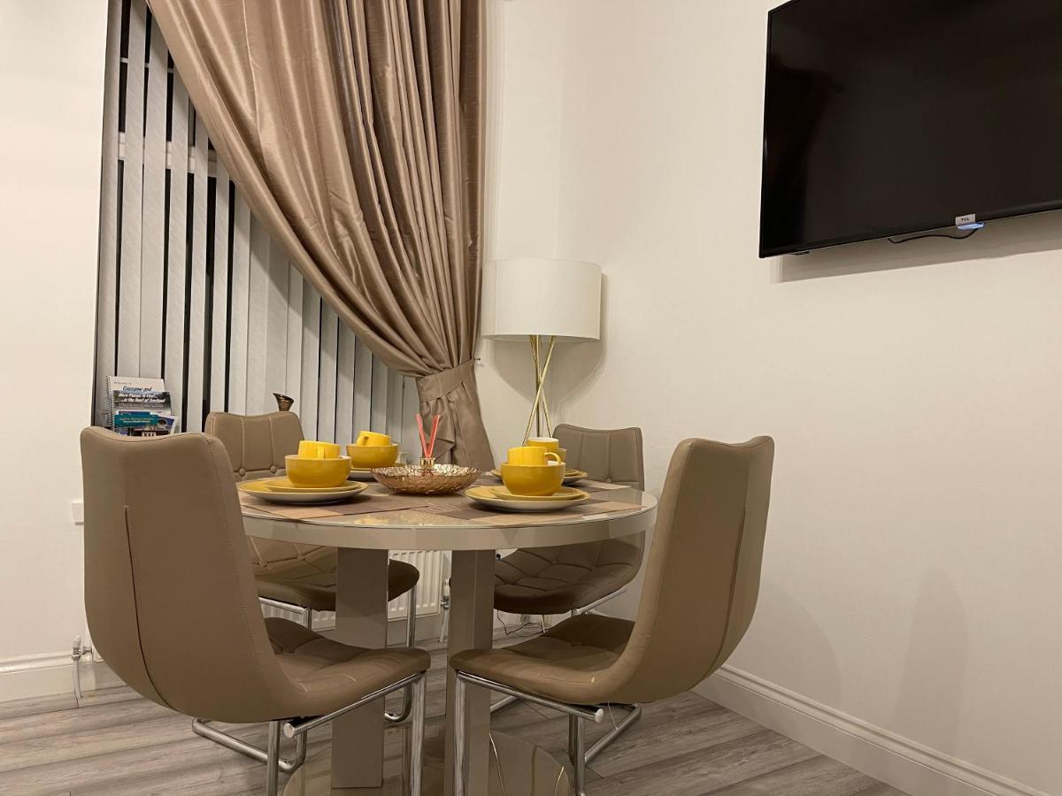 Apartamento Hla Holytown Mossend Exterior foto