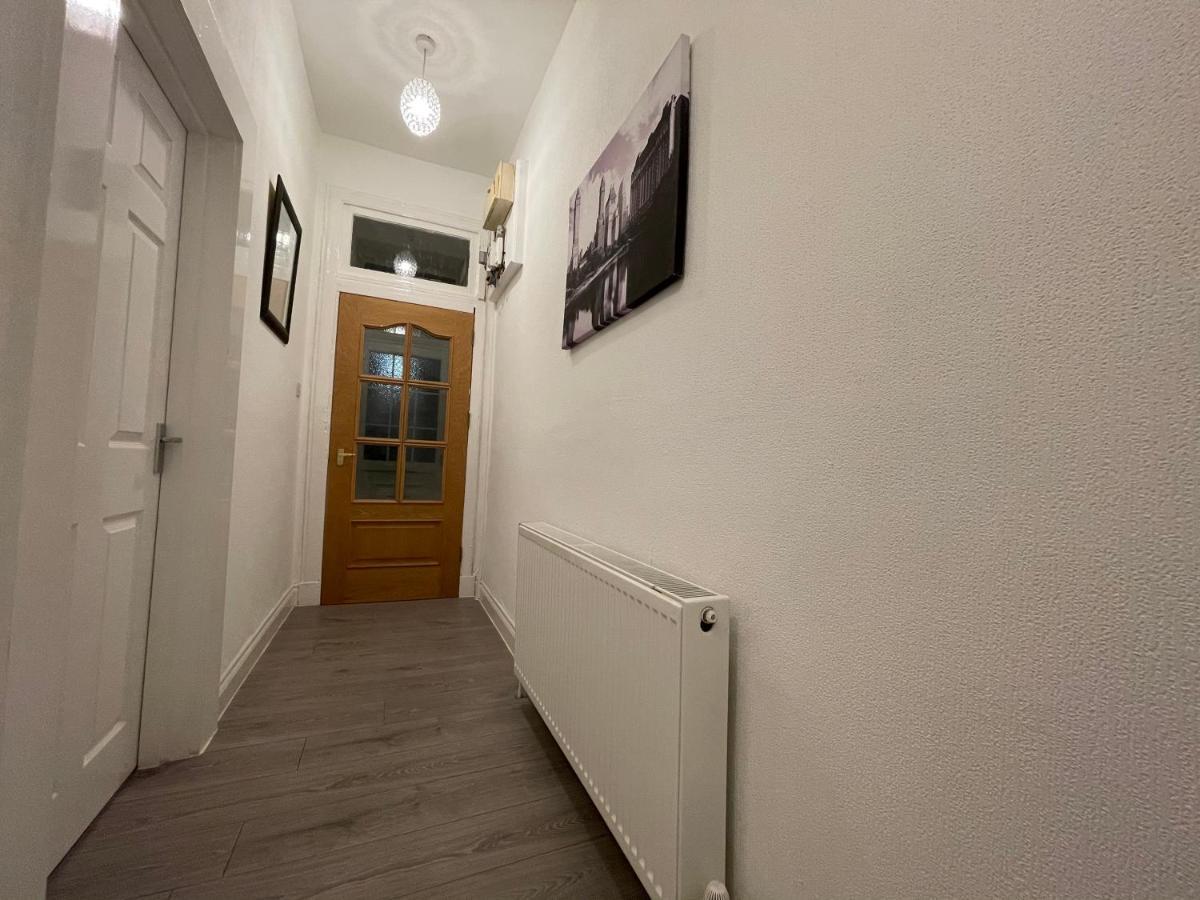 Apartamento Hla Holytown Mossend Exterior foto