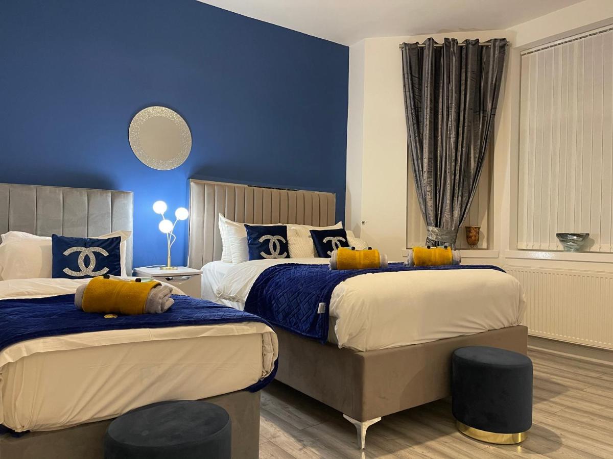 Apartamento Hla Holytown Mossend Exterior foto