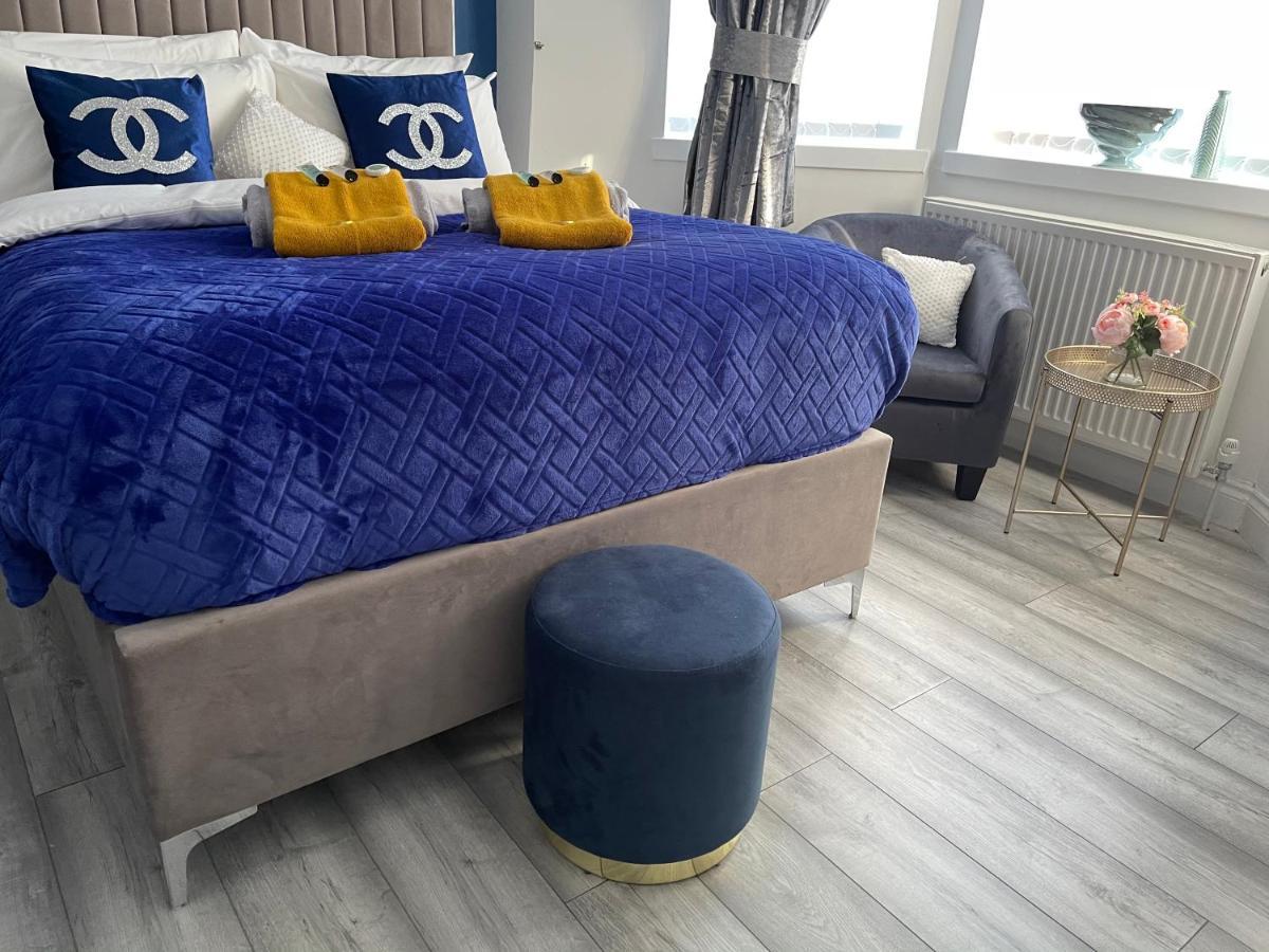 Apartamento Hla Holytown Mossend Exterior foto